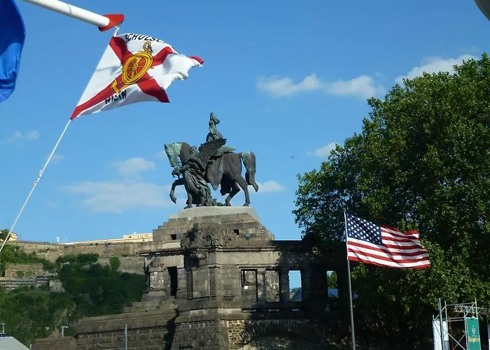 Im Moseltal 公寓 Löf